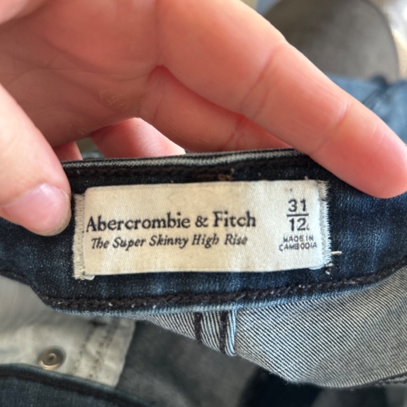 Abercrombie Super Skinny High Rise Jeans - Picture 4 of 4